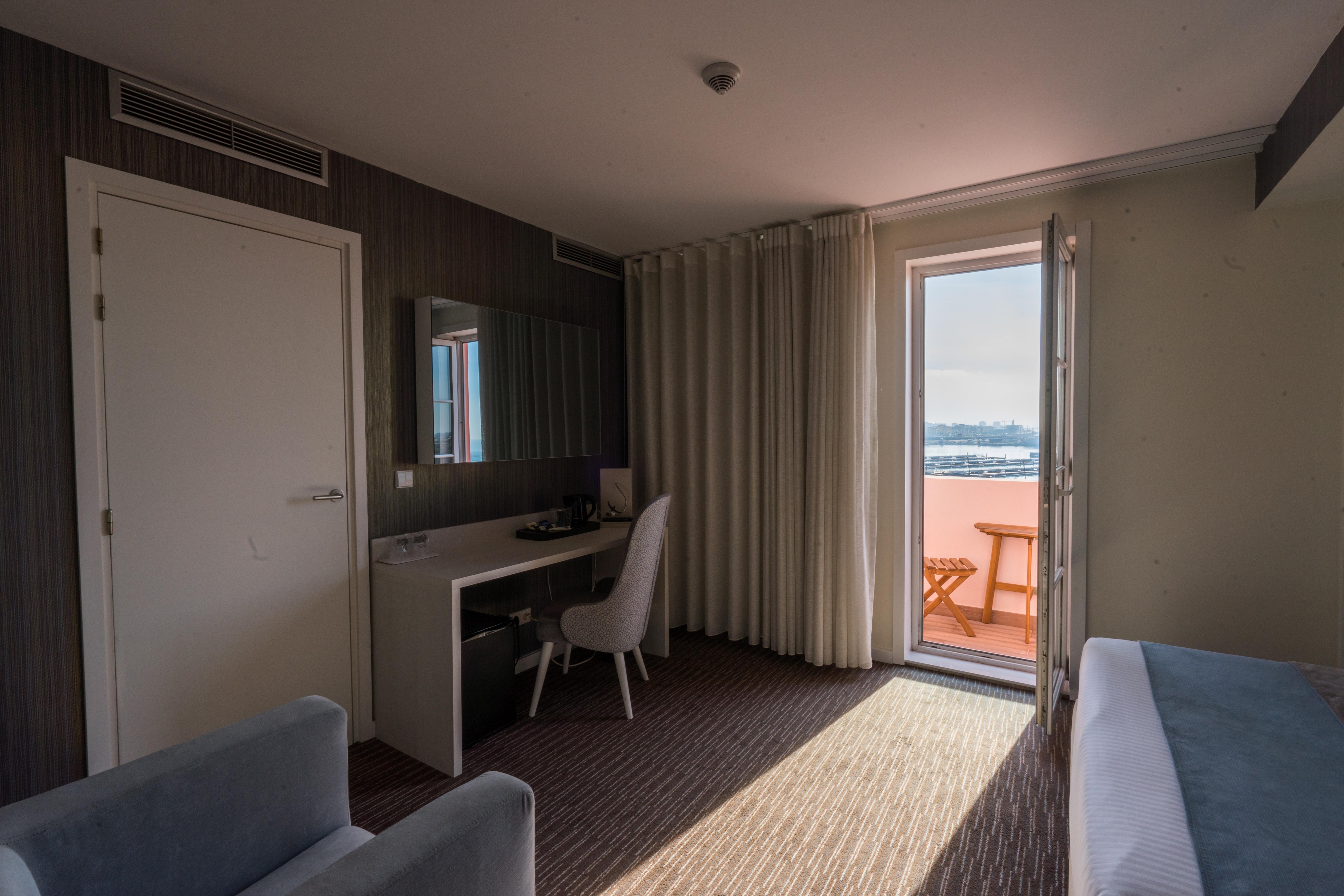 The One Grand Hotel Da Povoa - By Mhmb Hospitality โปโว เดอ วาร์ซิม ภายนอก รูปภาพ