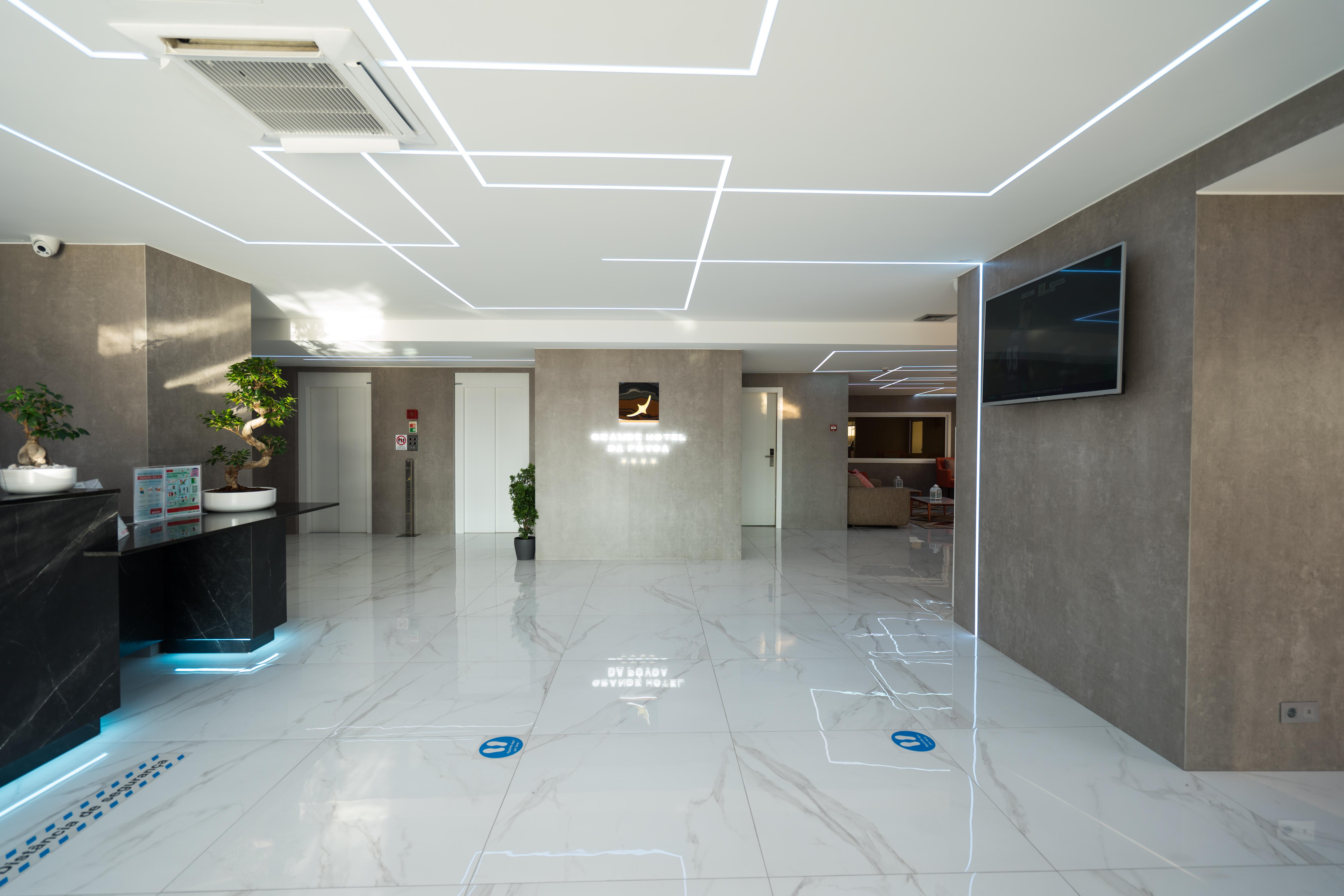 The One Grand Hotel Da Povoa - By Mhmb Hospitality โปโว เดอ วาร์ซิม ภายนอก รูปภาพ