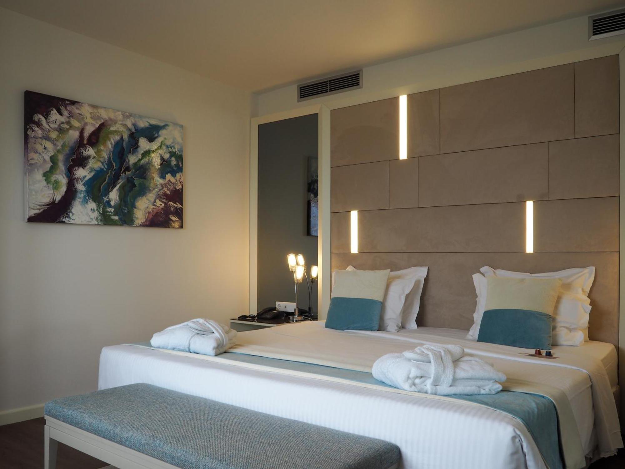 The One Grand Hotel Da Povoa - By Mhmb Hospitality โปโว เดอ วาร์ซิม ภายนอก รูปภาพ